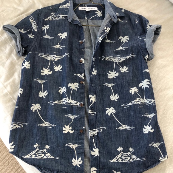 Button Up Palm Tree T-Shirt - Picture 2 of 3